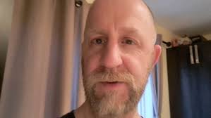 Chef Derek..pour mon souper sur soir là Jamaican et Caraibes , avec légumes  et bœuf haché et avec le sauce tomate, sauce au piments deux pour poulet  avec vert sucrée.. bon souper vu deux les oignons ...