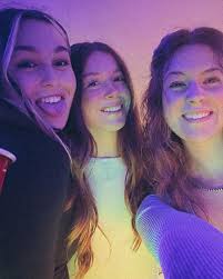 Emma Hendrix (@emma_hendrix) • Instagram photos and videos