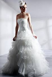 Premium nouveau stock couleur blanche organza mariée vêtement demi manches longueur de plancher avant broderie robes de mariée pour la a propos du produit et des fournisseurs: Robe De Mariee Bustier A Volants Organza Et Dentelle