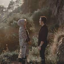 Dengan mengonsumsi sekitar 100 gram cokelat hitam, anda bisa mendapatkan beberapa nutrisi berikut ini 10 Inspirasi Foto Prewedding Hijab Dari Selebgram