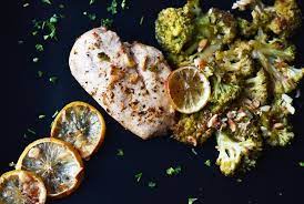 Calorii, zahăr, sare, proteine, grăsimi, carbohidrați. Piept De Pui Calorii 9 Tipuri È™i Aportul Lor Caloric De La Carne La È™uncÄƒ