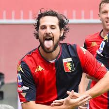 Seriously, no one has made a gif of florenzi throwing water at destro during his interview with rai tv? Genoa Mattia Destro E La Gioia Del Gol Al Crotone La Rete Mancava Da Quasi 500 Giorni