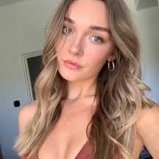 Lindsay Hack (@lindsayyhack)