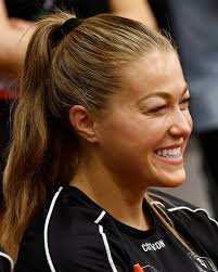 Barney says no ❌ Imogen Barnett out of nowhere with a crunching tackle to  disrupt Narrm's transition 😤