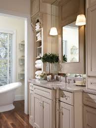 Value report for 2019, remodeling magazine puts the national average for a midrange major kitchen remodel at $66,196 and an upscale major kitchen remodel at $131,510. How Much Do I Have To Pay To Remodel The Bathroom