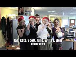 Doctor Who Cast And Crew Special Perform 500 Miles By The Proclaimers Worth It To See Ood Sigma Dancing Also F Doctor Who Cast The Proclaimers Doctor Who