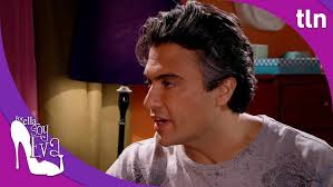 Juan Carlos planea acercarse a Helena sin su personaje
