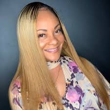 Valencia Gamble (@GambleValencia)