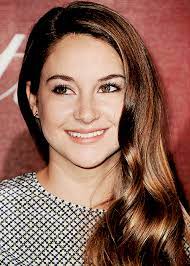 Pin By Taylor Bacas On Idols Shailene Woodly Shailene Woodley Stunning Brunette