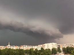 Meteo du 20 juillet a lyon soleil le matin orage et grele le soir. De Violents Orages Ont Balaye L Ile De France Hier Soir
