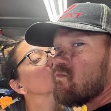 What are some recommendations for live music, bars, and food in Daytona?