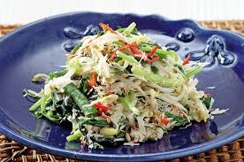 50 gram kol putih, angkat bagian. Sajian Mirip Urap Khas Nusantara