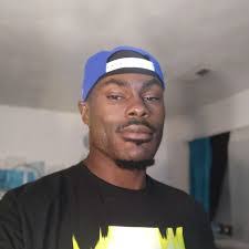 Lee Shuler's Instagram, Twitter & Facebook