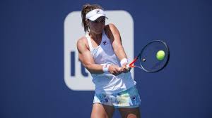 La tenista rosarina nadia podoroska, luego de no jugar por 47 días en el circuito por una serie de lesiones, dio vuelta un gran partido de dos horas y la ahora número 8 del mundo, serena williams. Podoroska Cumplira Un Sueno Jugara Contra Serena Williams
