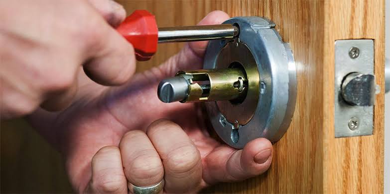 Crossroads Locksmith technician working in Ogden