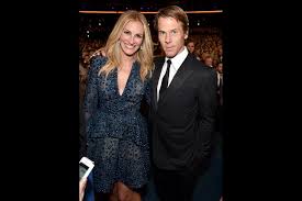 Julia fiona roberts is an american actress and producer. Julia Roberts Of The Normal Heart And Her Husband Daniel Moder At The 66th Emmys Television Academy