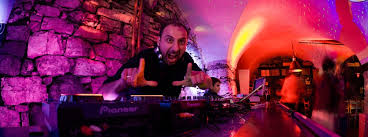 Über 10 jahre erfahrung und jährlich hunderte erfolgreiche auftritte unserer djs auf hochzeiten sind ein garant für eine. Profi Hochzeits Dj Mit Viel Erfahrung Und Niveau Video Ansehen Vom Hochzeitsdj Munchen Ihr Professioneller Hochzeits Dj Ihre Musik Fur Hochzeiten Hochzeitsdj Munchen Hochzeitsdj Allgau