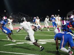 Houston's Chandler Day returns to lead TSSAA football playoff win even  though shoulder 'a little iffy'