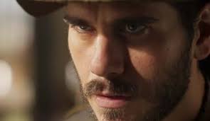 Dor e revolta marcam sepultamento de comissário em Paulista