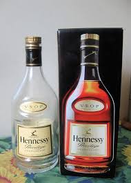 Black Bottle And Yellow Things Empty Bottle With Original Black Box Hennessy Vsop Cognac Bottle From France Bottle For Crafts And Upcycle Projects H Home Bar Decor Empty Bottles Bar Decor