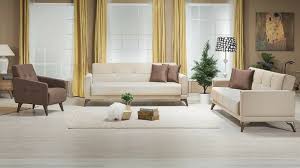 Üçlü ve ikili koltuklarınızdan farklı renkte tercih ettiğiniz berjeri, halı, perde, kırlent veya aksesuarları berjer renginde alarak renk. Kahverengi Koltuk Takimi Perde Uyumu Dekorblog