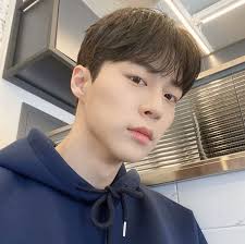 Bae in hyuk native name: Awas Terpesona 10 Potret Bae In Hyuk Aktor Rookie Yang Manis Banget