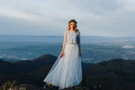 Maybe you would like to learn more about one of these? Moderne Brautmode Von Noni 2018 Hochzeitsblog The Little Wedding Corner