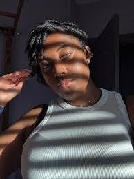 Eden Evans's Instagram, Twitter & Facebook