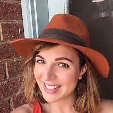 Andrea Wallace (@AndreaVerberne)