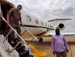 Pastor ea adeboye of the redeemed christian church of god has allegedly purchased a gulfstream jet for a whooping sum of $65million, the same type pastor tb joshua bought for himself. Breaking After Fg Suspended His Chopper Pastor Adeboye Storms Enugu In Private Jet Governor Shares Photos Legit Ng