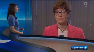 Atalay wuchs als tochter türkischer einwanderer in extertal auf. Annegret Kramp Karrenbauer Sorgt Fur Kuriose Szene In Den Tagesthemen Stern De