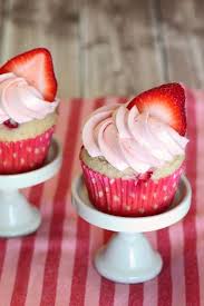 Gluten Free Vegan Strawberry Vanilla Cupcakes Recette Cake Sans Gluten Cupcakes Farine De Coco