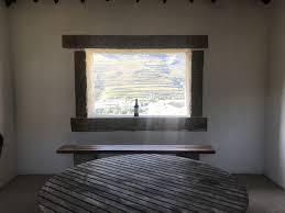 De spaanse wijnen komen uit de wijnregio's rueda, rioja en tierra de castilla, terwijl enkele portugese wijnen geproduceerd uiteraard is portugal (bestaande uit 12 wijnregio's) ook bekend voor zijn portwijnen en madeira. Portugese Wijn Veel Meer Dan Port Wijntjes Met Esther