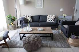 Du gris clair et lumineux au gris anthracite , en passant par le gris perle, cette couleur bénéficie d'une superbe polyvalence. The Tapis Suivi De Chantier Idee Deco Salon Gris Salon Gris Et Beige Deco Salon