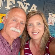 Dear Class of 1976, we're rolling down to our class dinner reunion hosted  by Dave and his wife Alexis. Trying hard to locate and let all classmates  know. If you are able