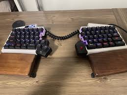 分割キーボードへのこだわり | クラフトDXの株式会社みんなシステムズ