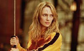 Die filme erzählen die geschichte einer profikillerin, die am tag ihrer hochzeit von ihrem eigenen boss verraten wird. Kill Bill