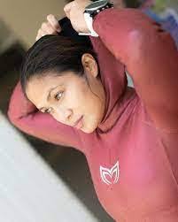 Roxanne Tracey's Instagram, Twitter & Facebook