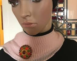 JULIANA Queens Brooch D&E Confirmed Burned Orange, Peridote Green Topaz  Rhinestones Gold Metal 2" Vintage 1960s