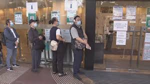 ．閱讀網站所示的 收集資料的目的 、 就2019冠狀病毒病疫苗接種計劃的預約登記 詳情、 就電子健康紀錄互通系統（醫健通）登記 詳情，按「本人 (及陪同人士)已閱讀並同意. Tn6hjya3kzc Em