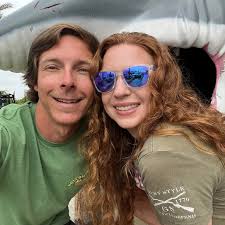 Where to find sunscreen that repels jellies and sea lice near Destin and  Pensacola Beach?