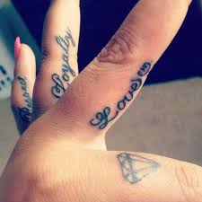 Cute Tattoos For Girls Finger Tattoos Finger Tattoo Designs Diamond Tattoo Designs