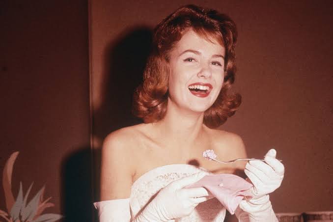 Shelley Fabares' &amp;quot;Johnny Angel”: How It Hit Number One on the Hot 100