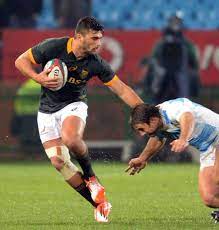 South Africa S Damian De Allande Tries To Get Past The Pumas Tackler Rugby Team Rugby Union Springbok Rugby