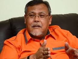 Walaupun serba kekurangan, seorang peniaga orang kelainan upaya (oku) menggunakan platform perniagaannya bukan setakat mencari rezeki untuk keluarga tetapi juga. Ph Johor Sahkan Bekas Mb Jumpa Pemimpin Amanah Minda Rakyat