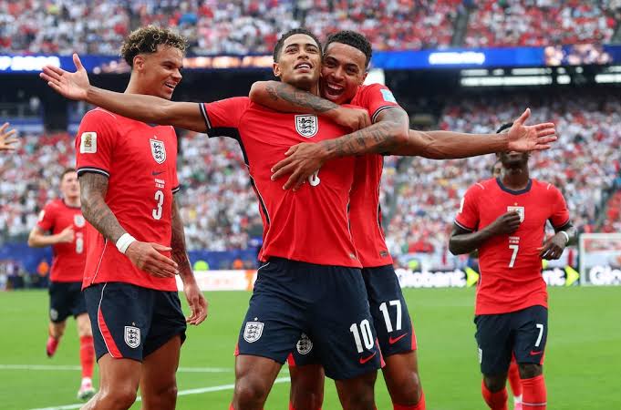 Bellingham and Kane shine as England sink Panama to top group | Reuters