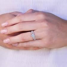 Pin By Vanbruun Com On Jewellery Engagement Rings Center Diamond Jewelry