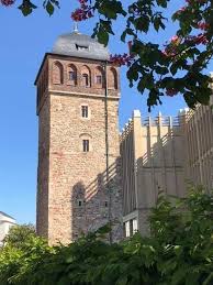 Roter Turm Chemnitz In 2020 Chemnitz Karl Marx Stadt Roter Turm