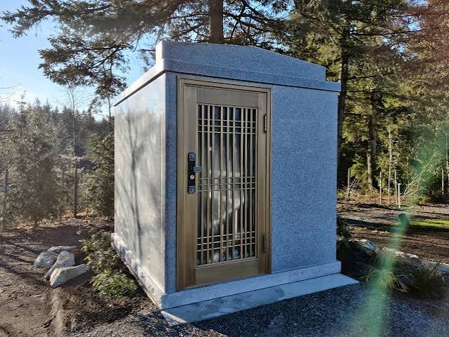 What is a Mausoleum Burial?