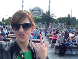 Titi müller durante o programa a eliminação, exibido no canal no youtube do multishow em 27 de fevereiro de 2020. Prestes A Estrear Programa No Multishow Titi Muller Avalia Viagem Ao Redor Do Mundo O Fuxico